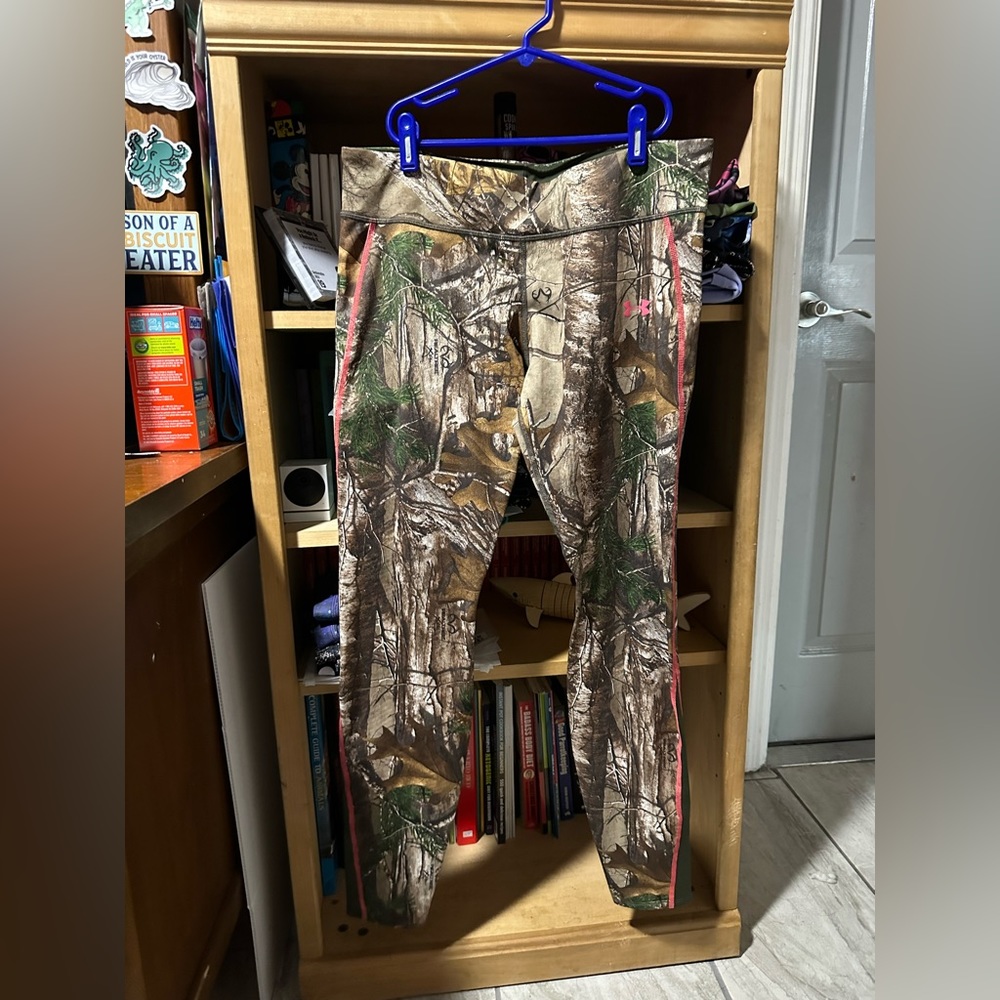 UnderArmour real tree camo leggings